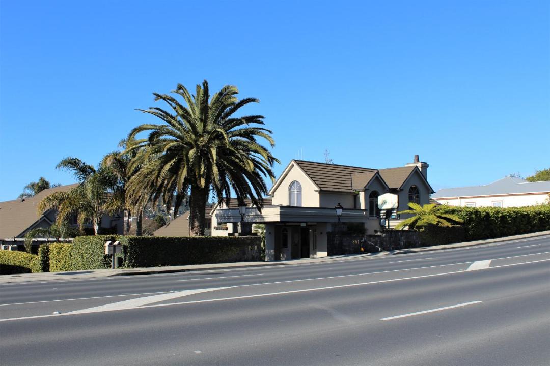 Photo of Buildings in Woodhill