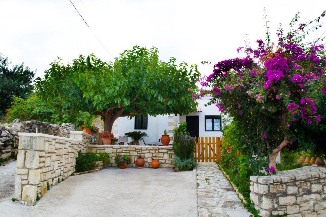 Photo of Buildings in Geropotamos