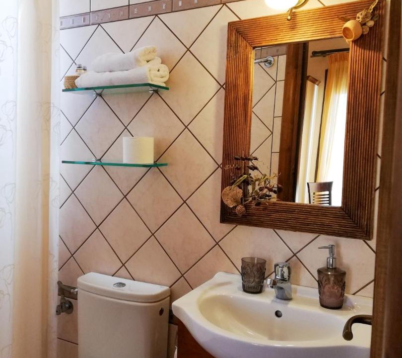 Photo of Bathroom in Karpenisi