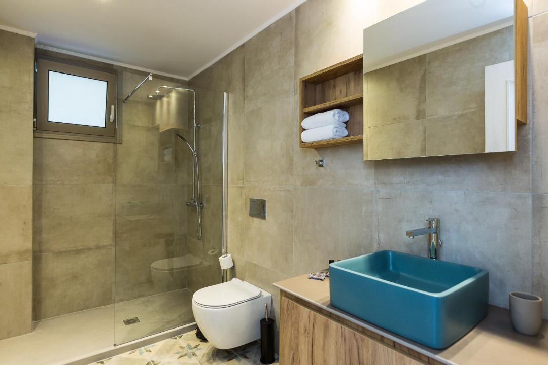 Photo of Others in Spilion