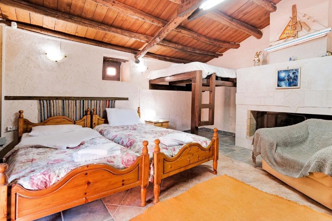 Photo of Bedroom in Ano Volimes