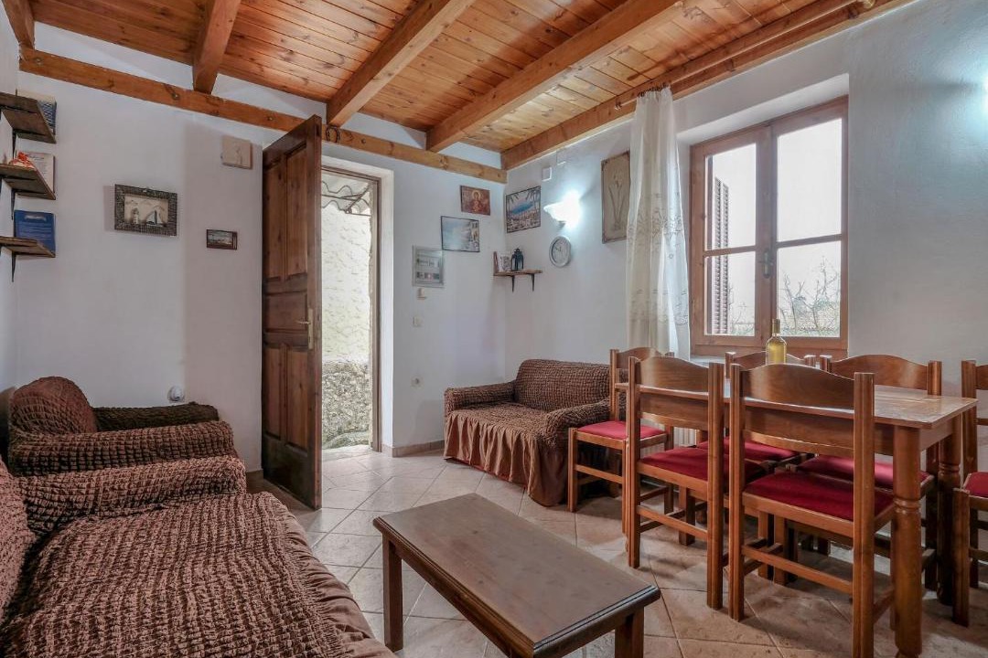 Photo of Livingroom in Ano Volimes