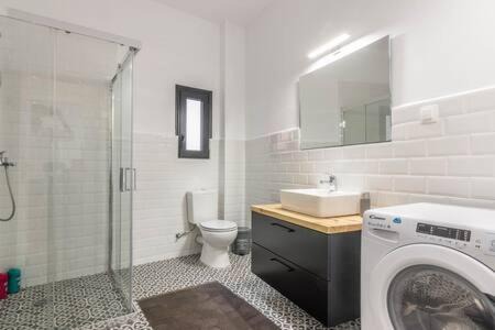 Photo of Bathroom in Neos Kosmos