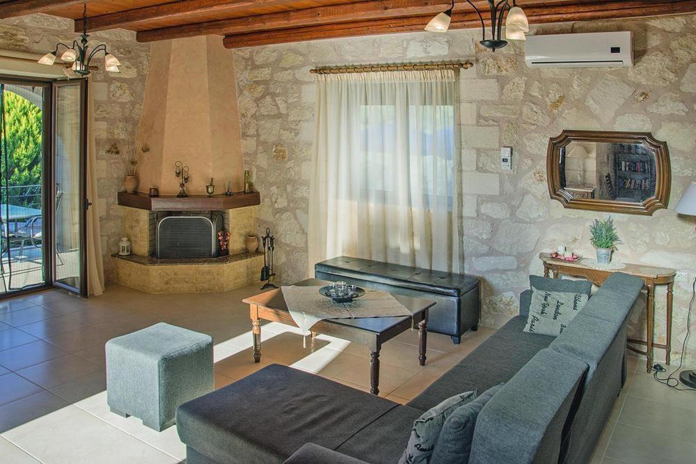 Photo of Livingroom in Xirokampi