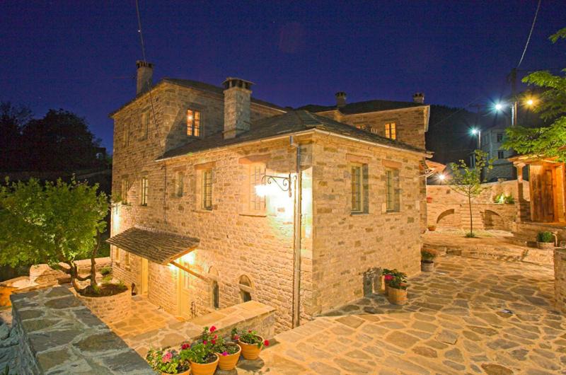Photo of Buildings in Papigo