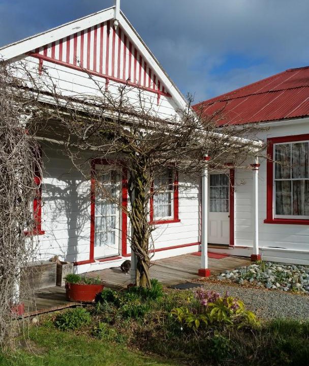Photo of Buildings in Manapouri