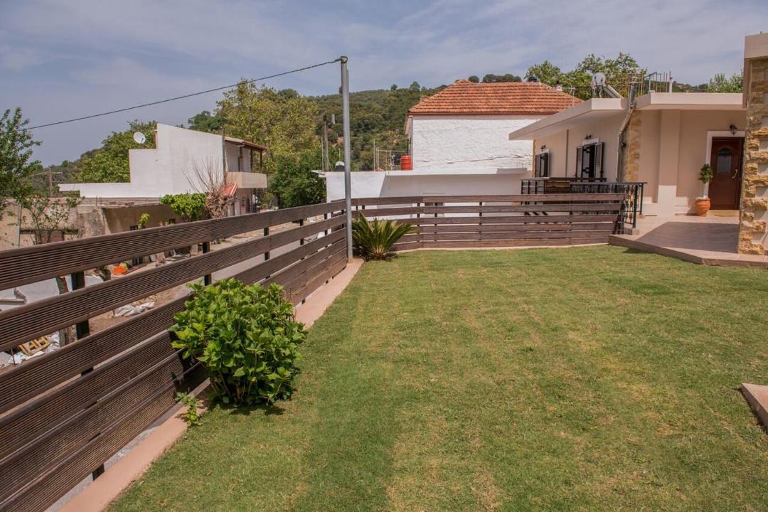 Photo of Others in Elos