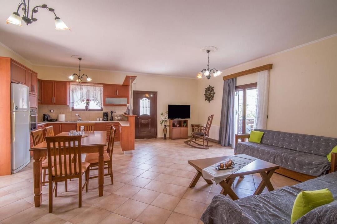 Photo of Others in Elos