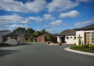 Country Club Villas