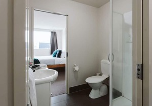 THE LOFT NO3 CONVENIENT IN STRANDON