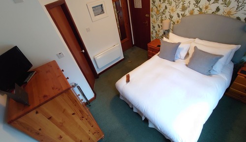 Basic Double Room, Ensuite