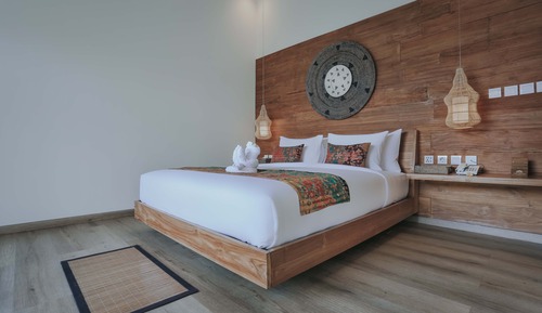 Deluxe Villa, 1 Queen Bed, Valley View