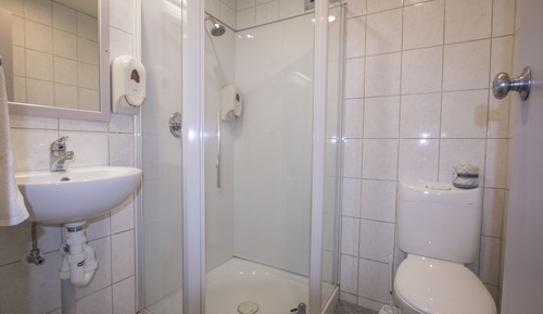Shared Dormitory, Private Bathroom (6 Beds)