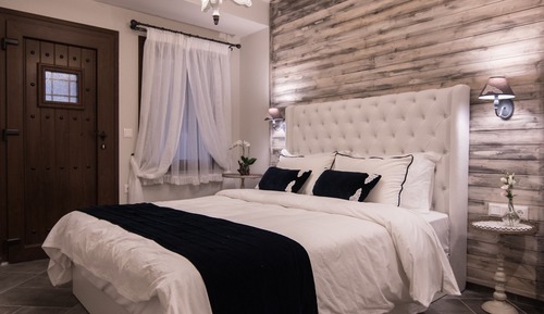 Deluxe Double Room (POLYMNIA)