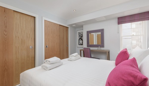 Superior 3 Bed Apartment