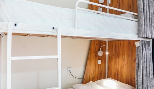 Shared Bunk Beds Room with 10 Beds Number 4