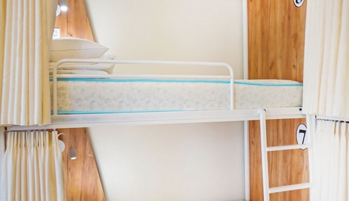 Shared Bunk Beds Room with 6 Beds Number 6