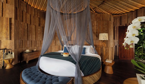 Apah Honeymoon Pool Villa