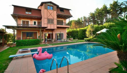 Superior One-Bedroom Apartment with Balcony