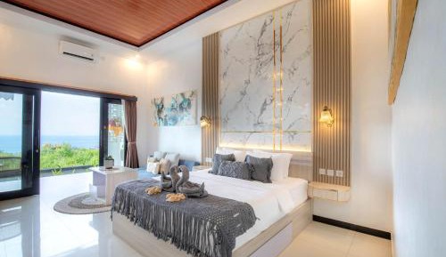 Deluxe Suite with Sea View