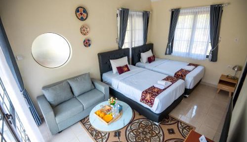 Studio with Garden View