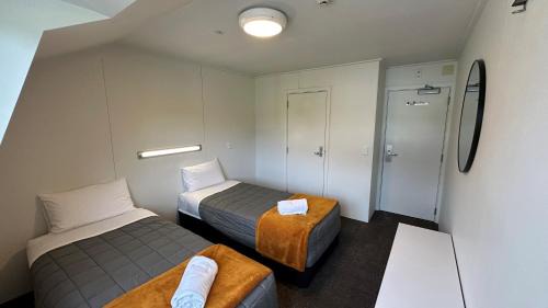 Twin Room with Bathroom