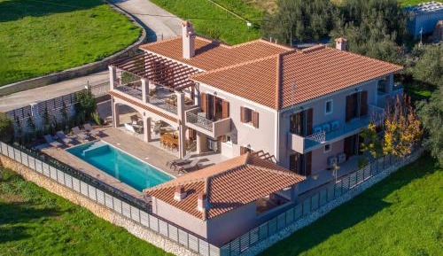 Deluxe Villa
