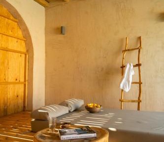 Cave Suite | Bathtub | Swim Up