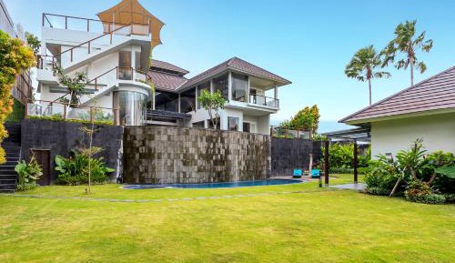 Eight-Bedroom Villa with Private Pool