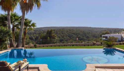 Villa with Garden View