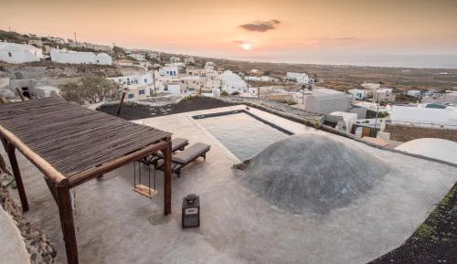 Three-Bedroom Villa with Private Pool & Sea View