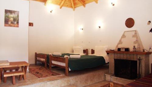 Studio (2-3 Adults)