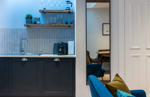 Old Town Apartment | Quiet, central 2 bedroom Royal Mile gem