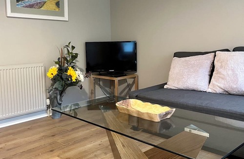Gorgie Apartment | Modern Edinburgh Apartment, 20 minute walk from the city centre