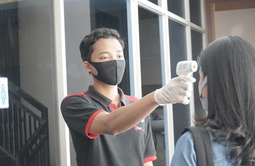 Jakarta Hotel | RedDoorz Plus @ Thamrin