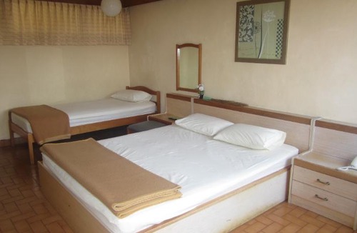 Ambarawa Hotel | Family Room at Bismo 6 (1 Bedroom) by Hotel Azaya