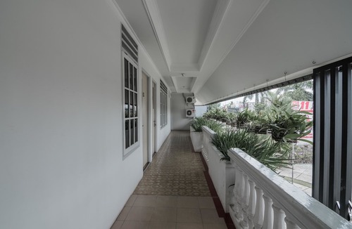Banjarbaru Hotel | RedDoorz Syariah Plus @ Banjarbaru