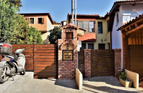 Old Town Hotel | Studios Arabas