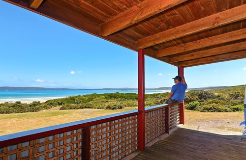 South Bruny House | Cloudy Bay Cabin ~ secluded in paradise!