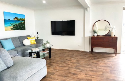 Pukehina House | Seaside Escape