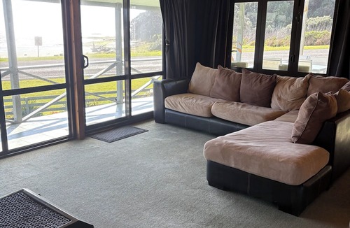 Waihau Bay House | Oceanview at Oruaiti Beach in Waihau Bay