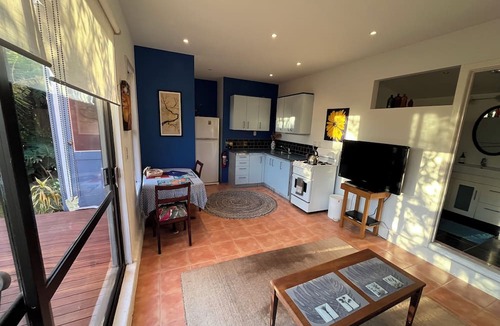 Russell Apartment | Plum Tree Apartment