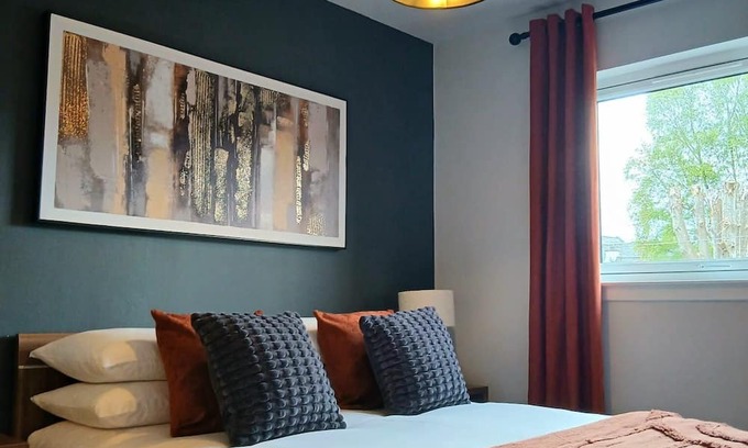 Inverness Apartment | Newly refurbished ground floor flat within easy walking distance of town centre.
